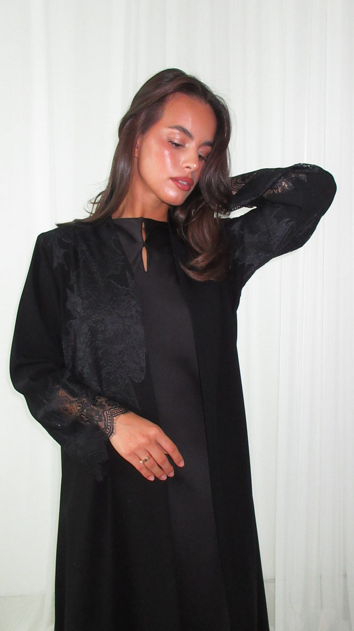 Black Chapter Abaya 4