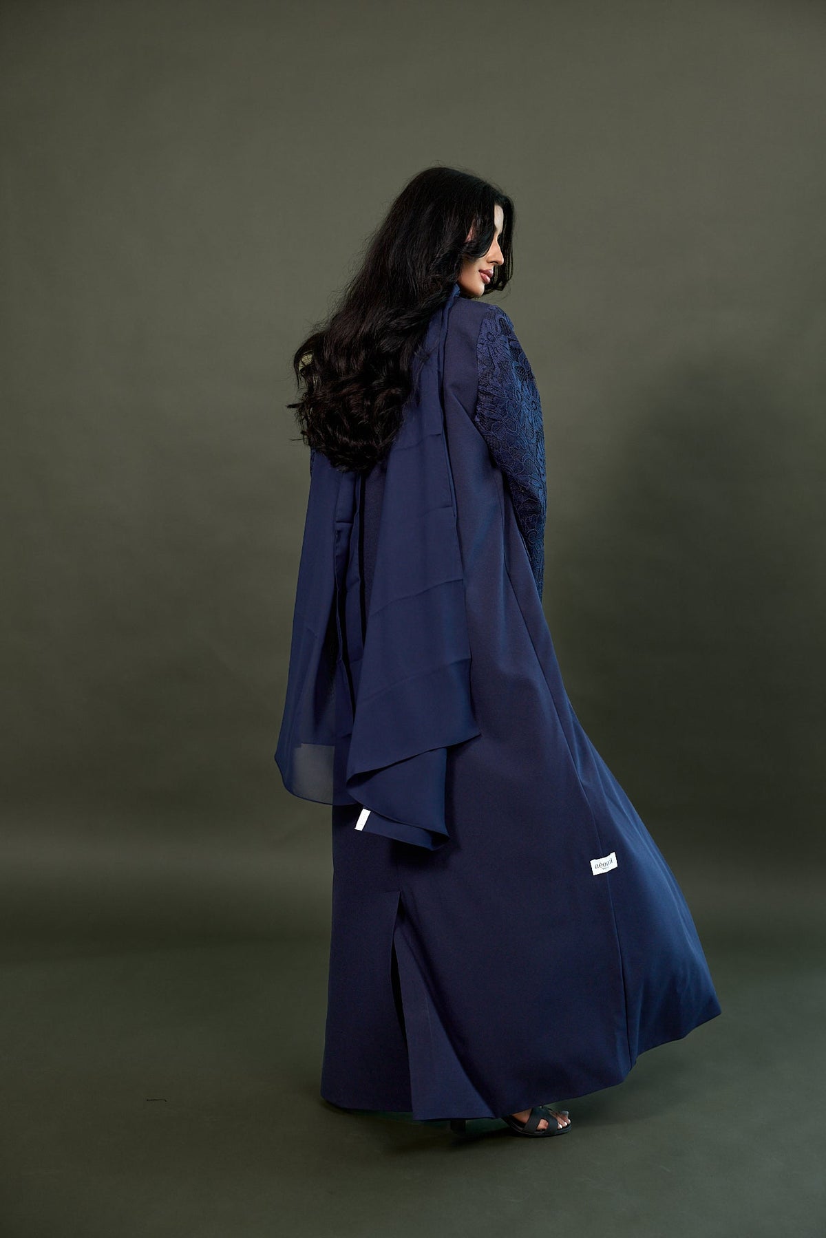 In her era26 Abaya 5